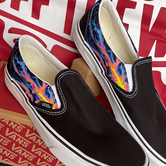 Vans Men’s Classic Slip On Electric Flame Black/True White sneakers - Picture 8 of 16